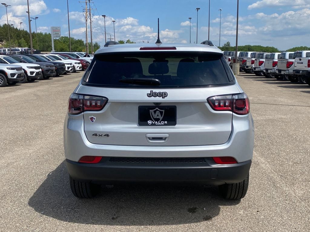 New 2026 Jeep Compass Latitude AWD/4WD image 5