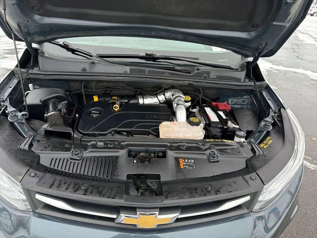 Used 2022 Chevrolet Trax LT w/ LT Convenience Package image 22