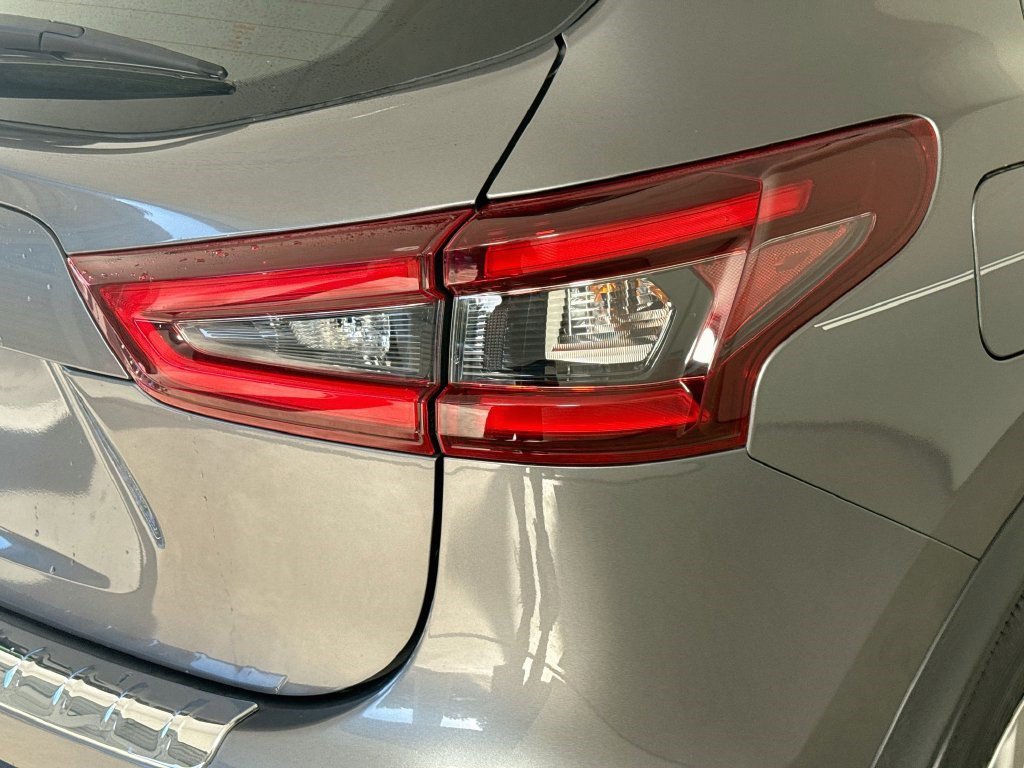 Used 2020 Nissan Rogue Sport S FWD image 32