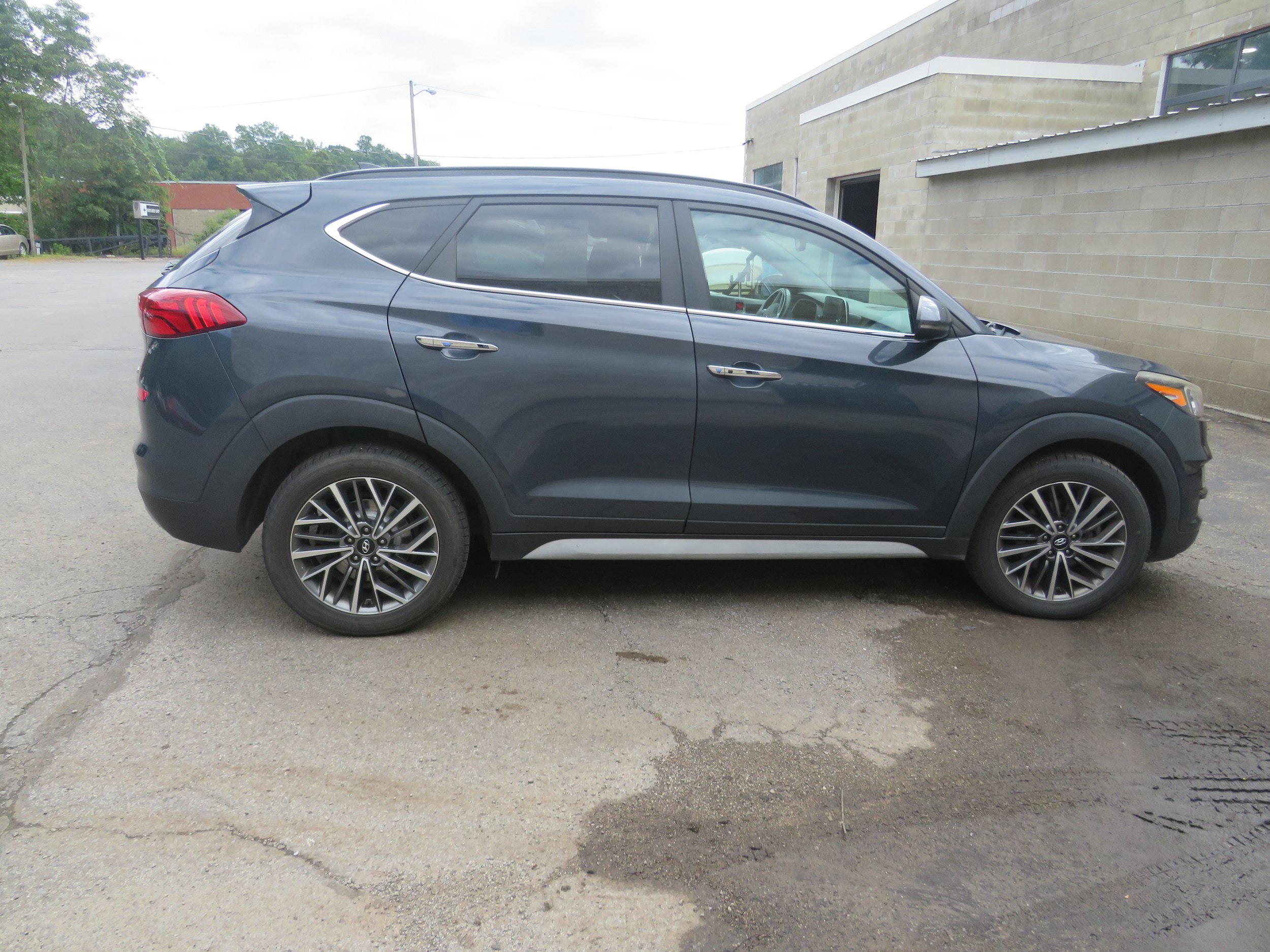 Used 2019 Hyundai Tucson Ultimate w/ Cargo Package AWD/4WD image 7