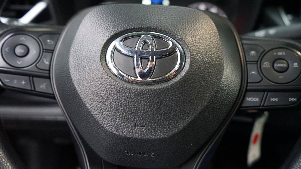Used 2024 Toyota Corolla LE FWD image 17