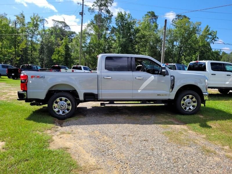 New 2025 Ford F250 Lariat w/ Chrome Package image 10