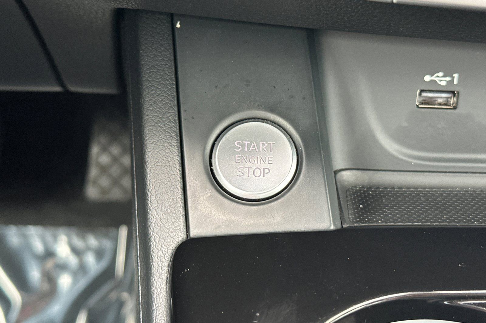 Used 2020 Audi A4 2.0T Premium w/ Convenience Package image 21