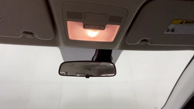 Used 2025 Hyundai Venue SE FWD image 33