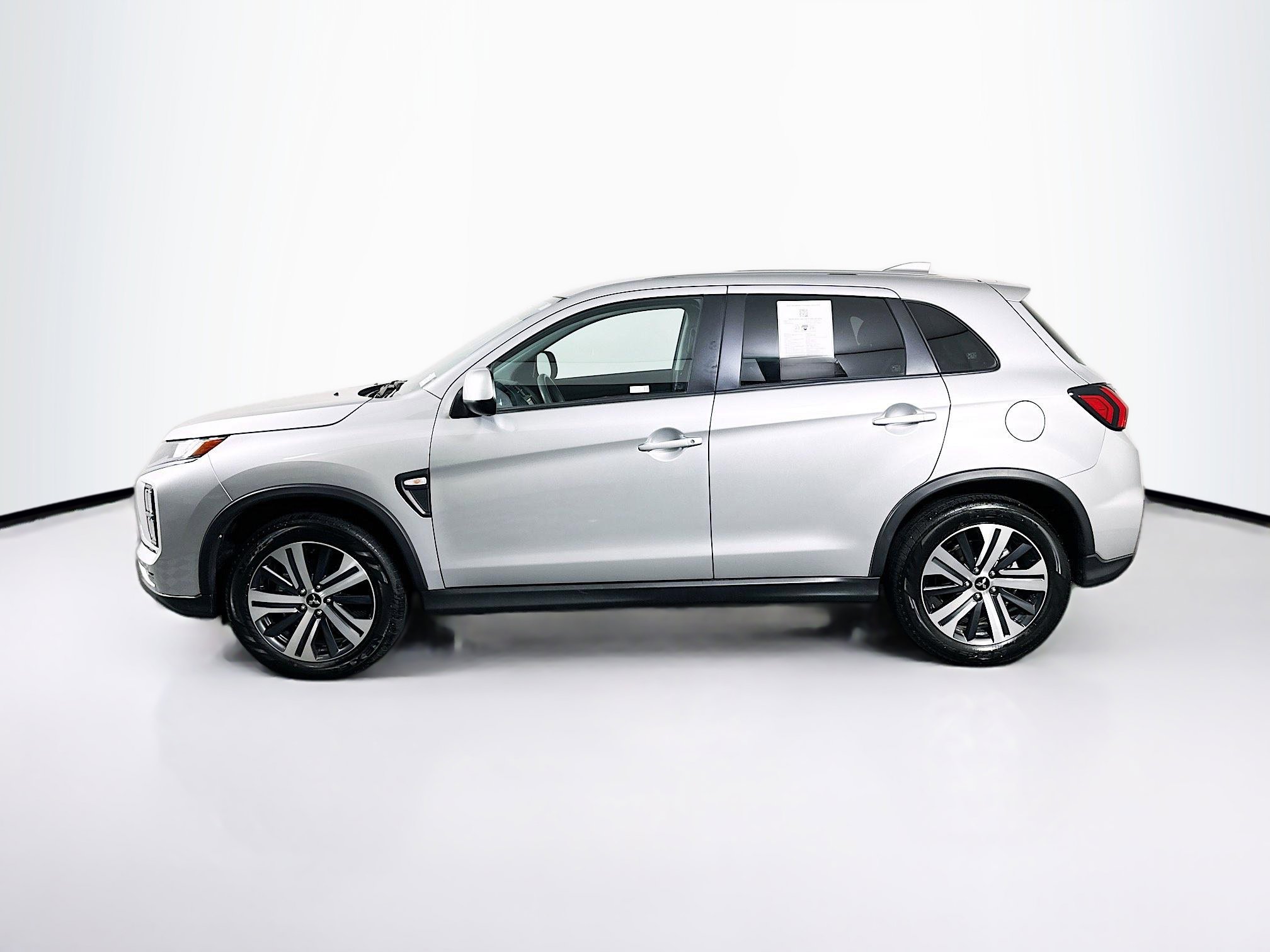 Used 2025 Mitsubishi Outlander Sport AWD image 4