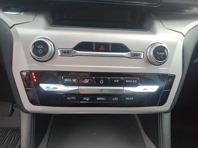 Certified 2023 Ford Explorer XLT image 19