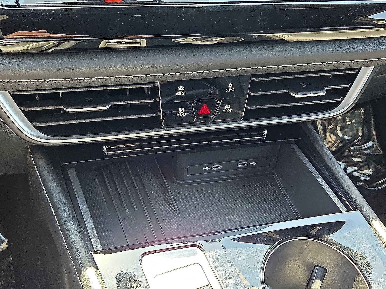 Used 2026 Volkswagen Atlas Cross Sport SE FWD image 29