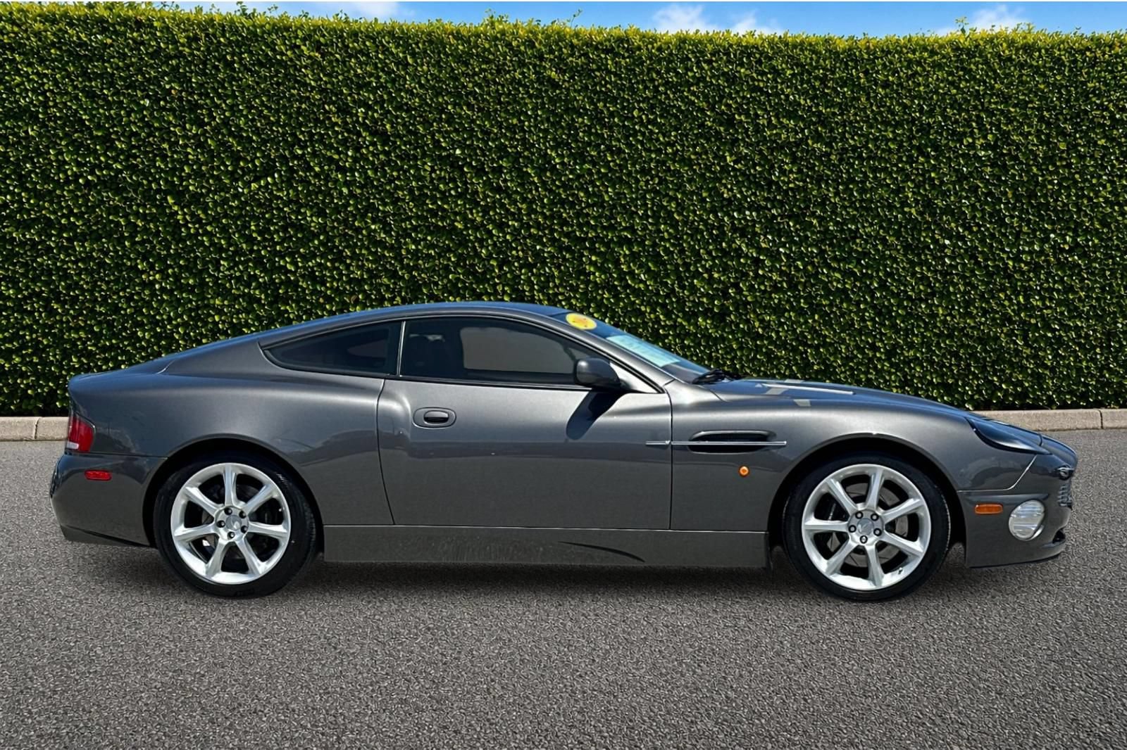 Used 2004 Aston Martin Vanquish RWD image 3