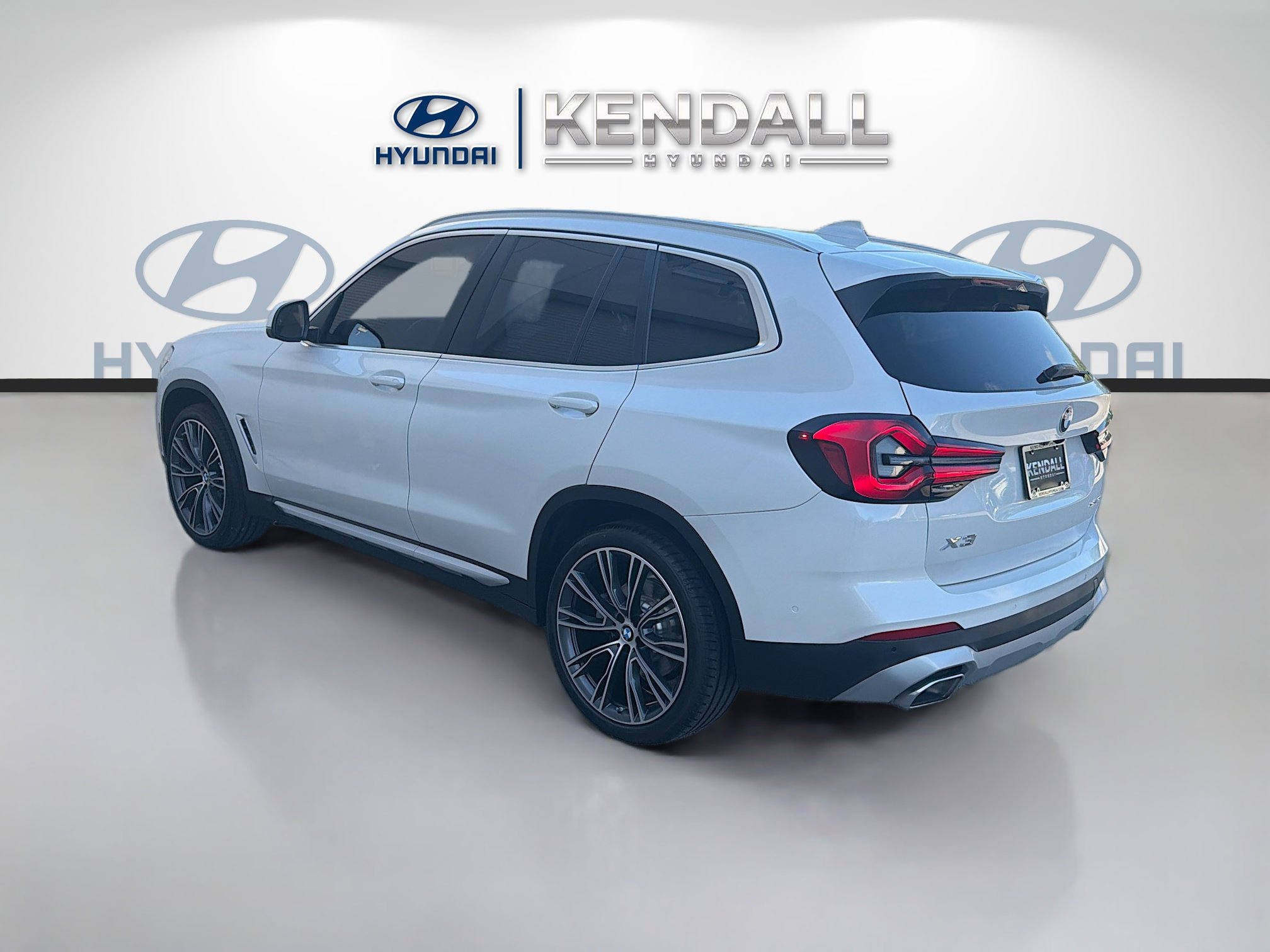 Used 2024 BMW X3 sDrive30i w/ Premium Package RWD image 4
