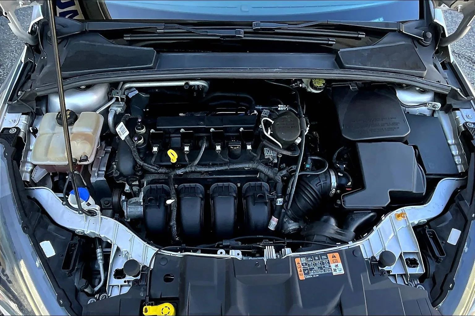 Used 2016 Ford Focus SE w/ Equipment Group 201A image 9