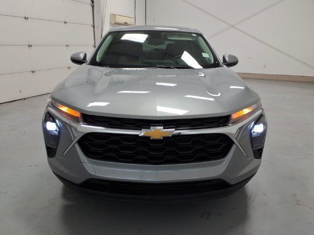 Certified 2024 Chevrolet Trax LS w/ LS Convenience Package FWD image 8