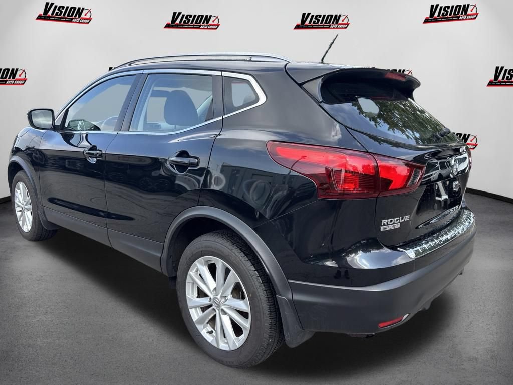Used 2017 Nissan Rogue Sport SV w/ SV All-Weather Package AWD/4WD image 8
