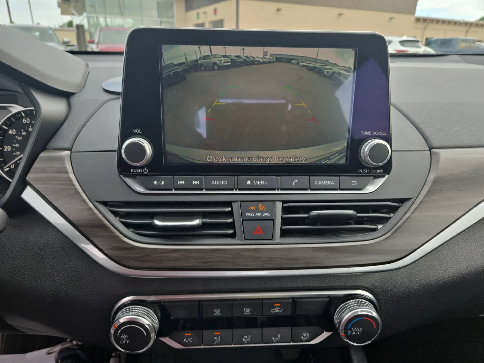 Used 2025 Nissan Altima 2.5 SV FWD image 17