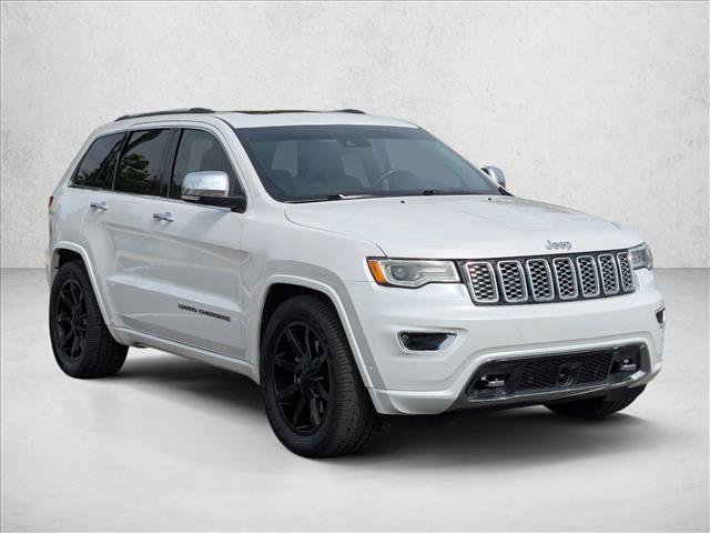 Used 2017 Jeep Grand Cherokee Overland w/ Jeep Active Safety Group AWD/4WD image 3