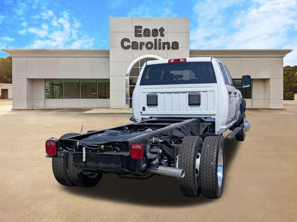 New 2026 RAM 5500 Tradesman w/ Chrome Appearance Group AWD/4WD image 3