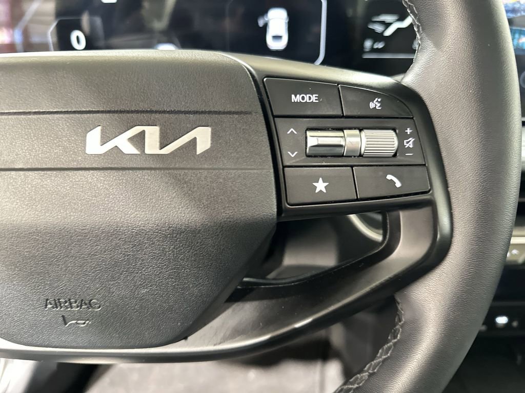 Used 2025 Kia K4 EX image 30