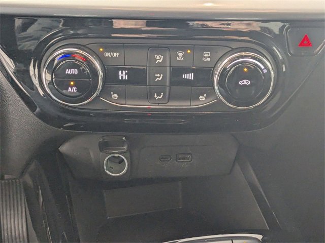Used 2025 Chevrolet Trax LT w/ LT Convenience Package image 21