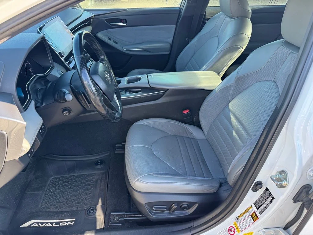 Used 2019 Toyota Avalon Touring w/ Advanced Safety Package FWD image 5