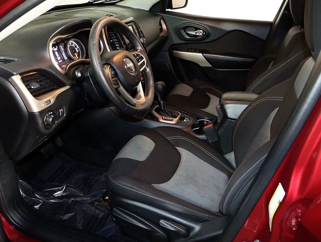 Used 2017 Jeep Cherokee Sport image 12