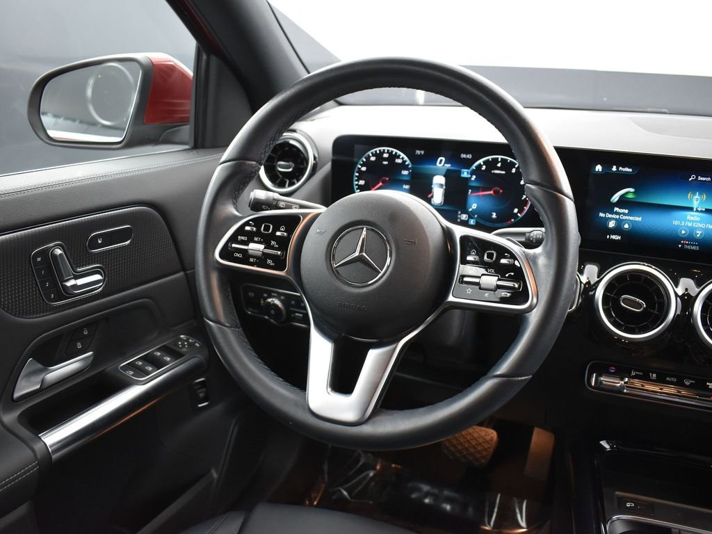 Used 2022 Mercedes-Benz GLA 250 4MATIC image 16