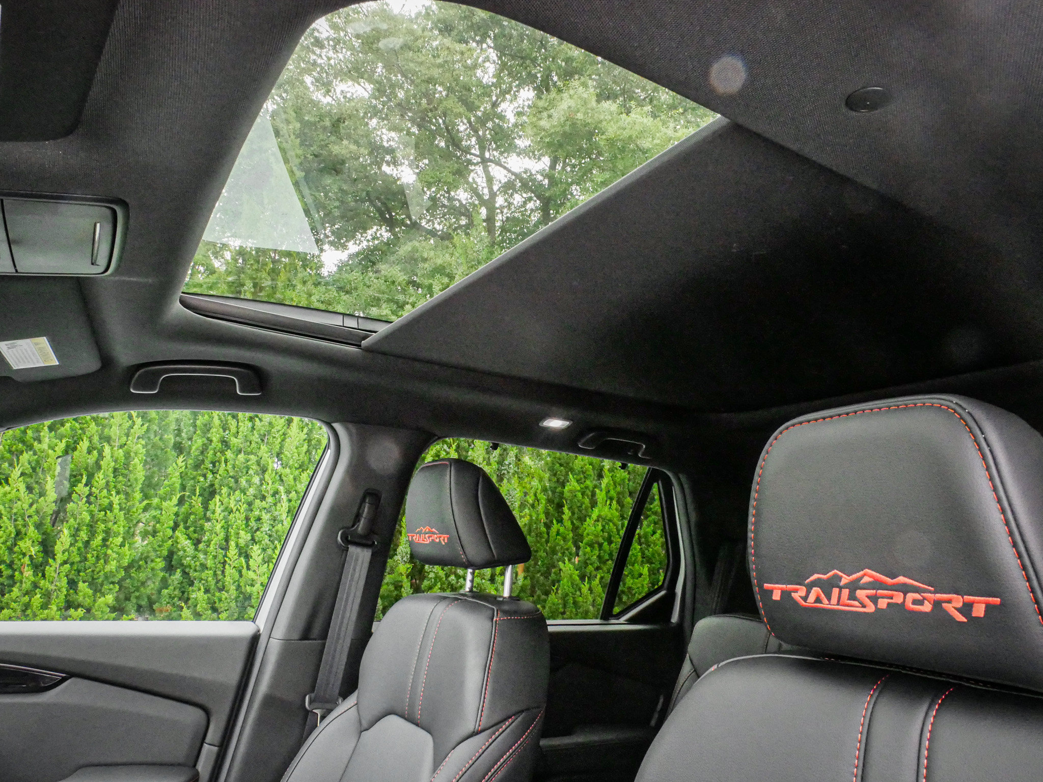 Used 2025 Honda Pilot TrailSport image 27