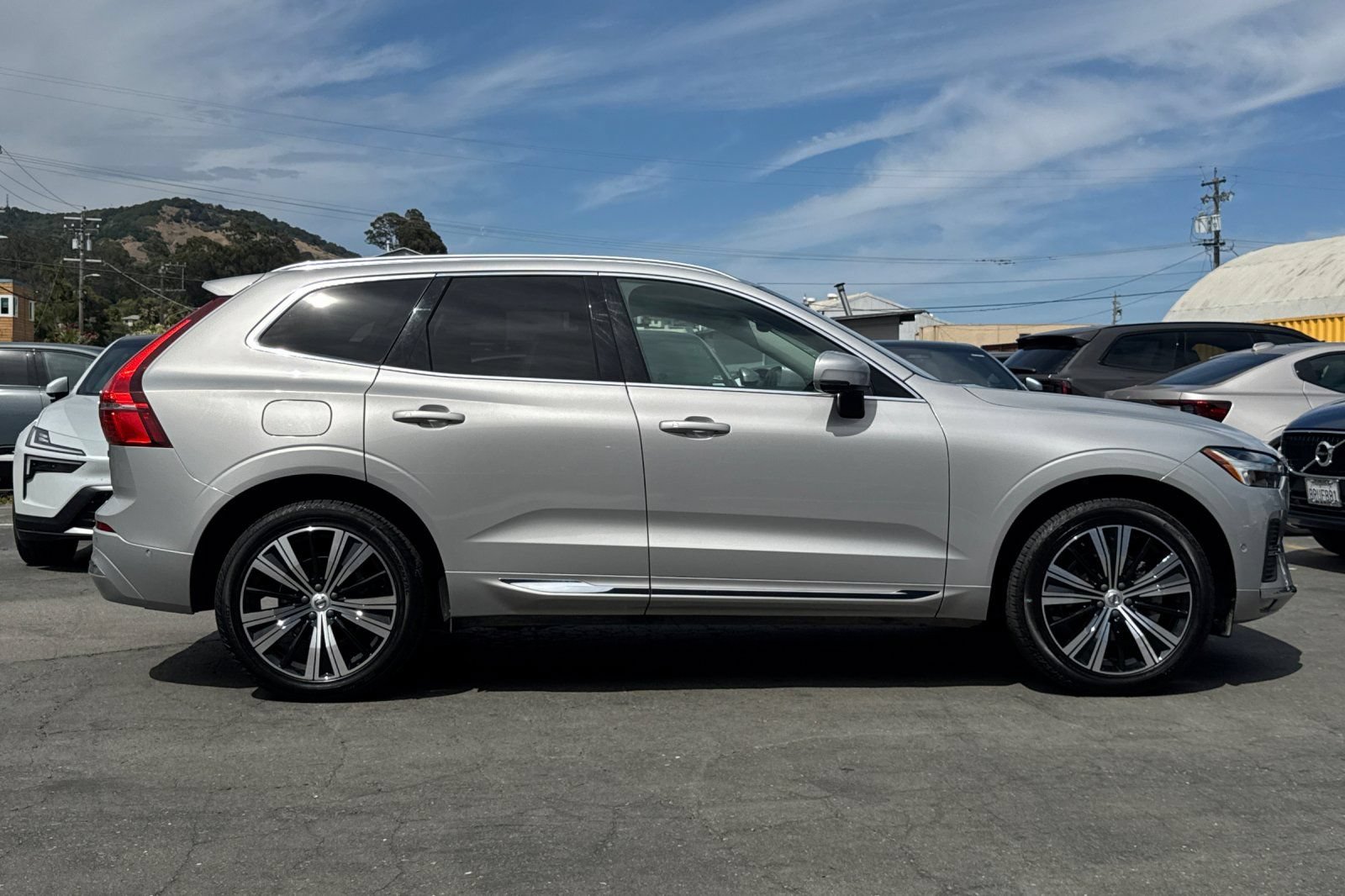 Used 2023 Volvo XC60 B5 Plus w/ Climate Package AWD/4WD image 9