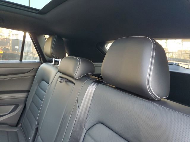 Certified 2026 Volkswagen Atlas Cross Sport SEL R-Line image 9