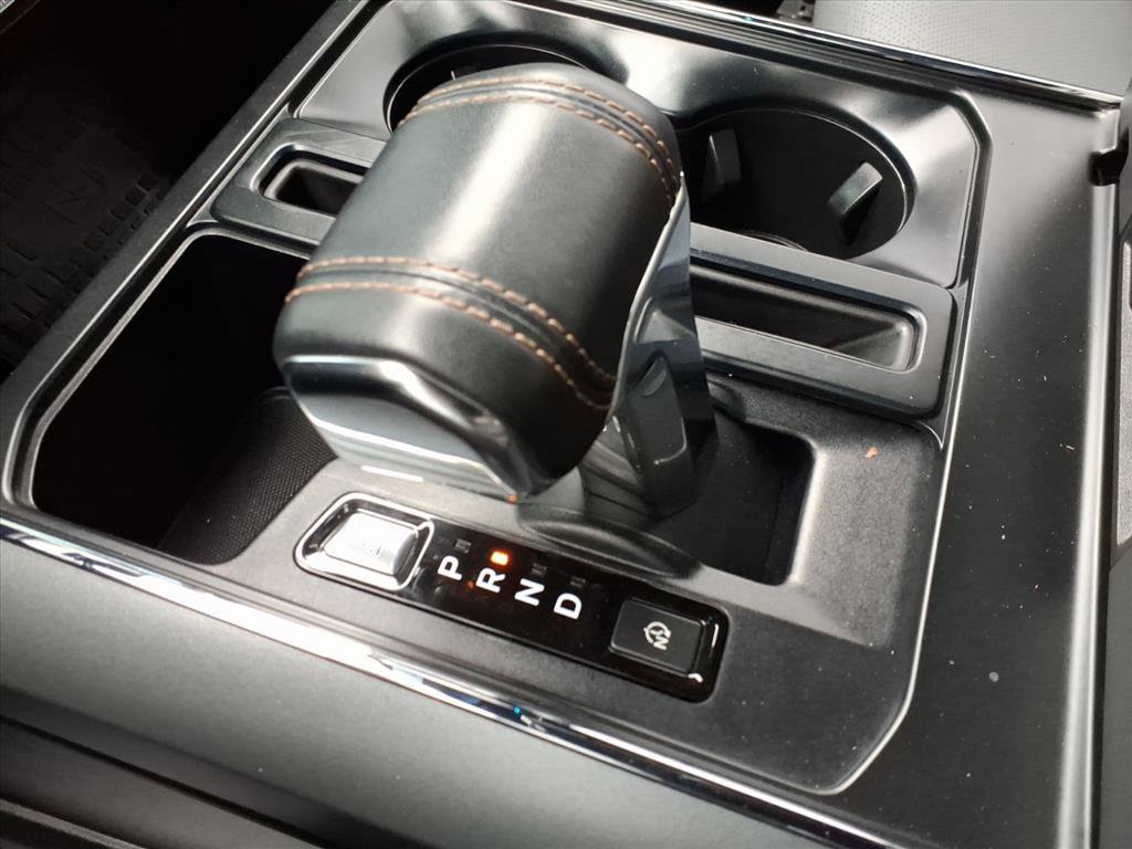 Used 2022 Ford F150 Lightning Lariat image 17