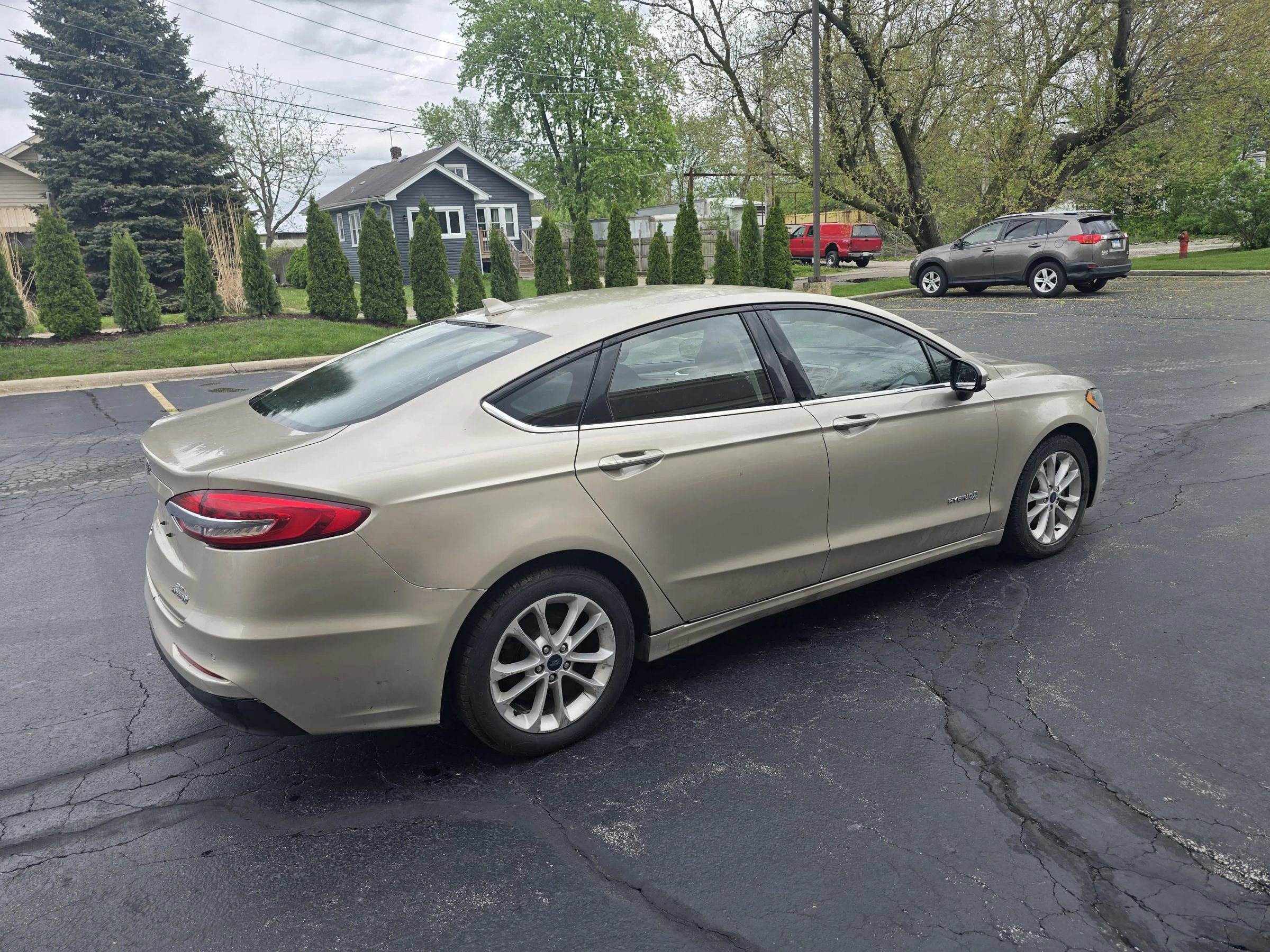 Used 2019 Ford Fusion SE FWD image 12