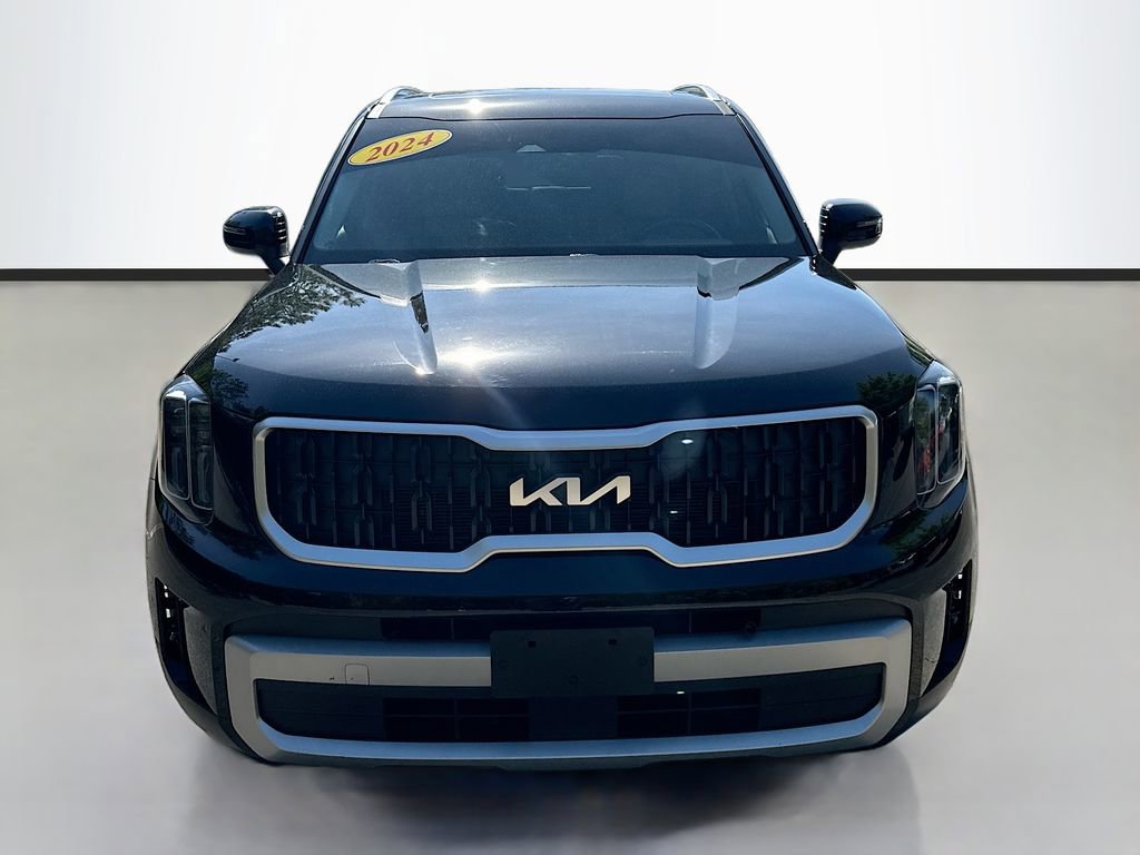 Used 2024 Kia Telluride EX w/ EX Captain's Chair Package FWD image 2