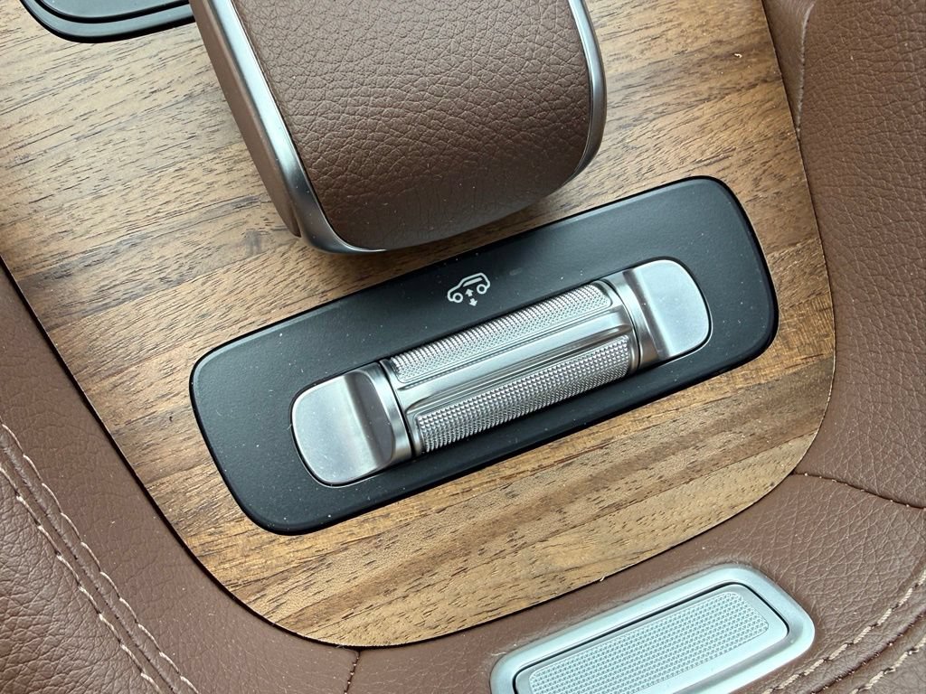 New 2025 Mercedes-Benz GLS 450 4MATIC image 34