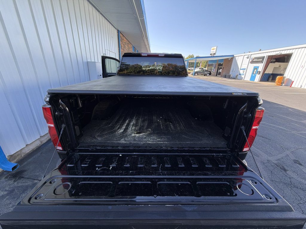 Used 2025 Chevrolet Silverado 2500 LTZ AWD/4WD image 26