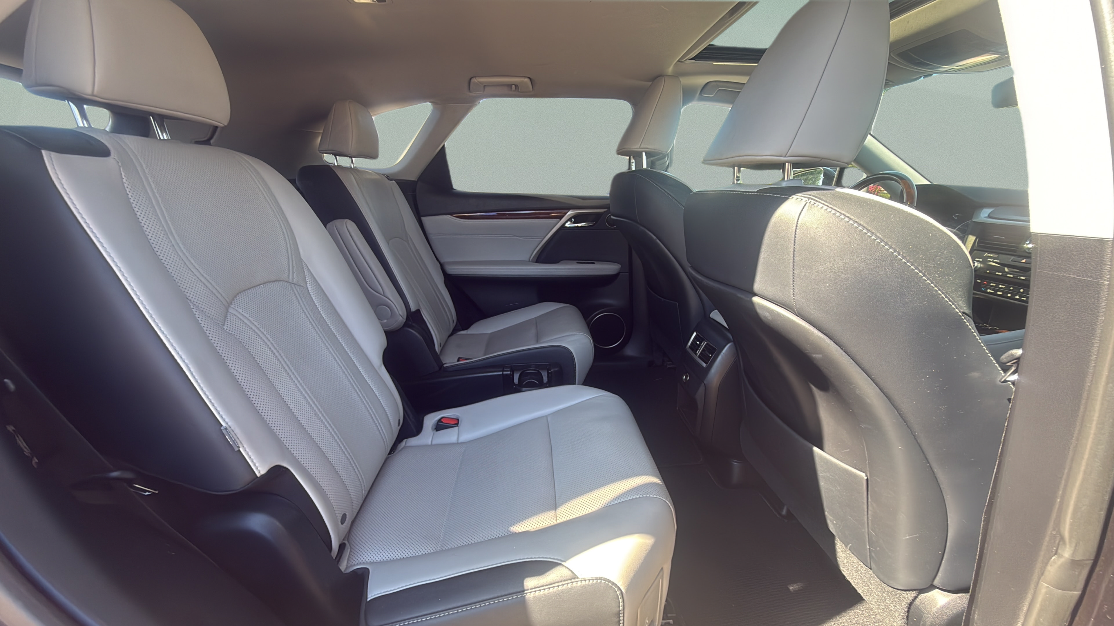 Used 2019 Lexus RX 450hL Premium w/ Premium Package AWD/4WD image 23