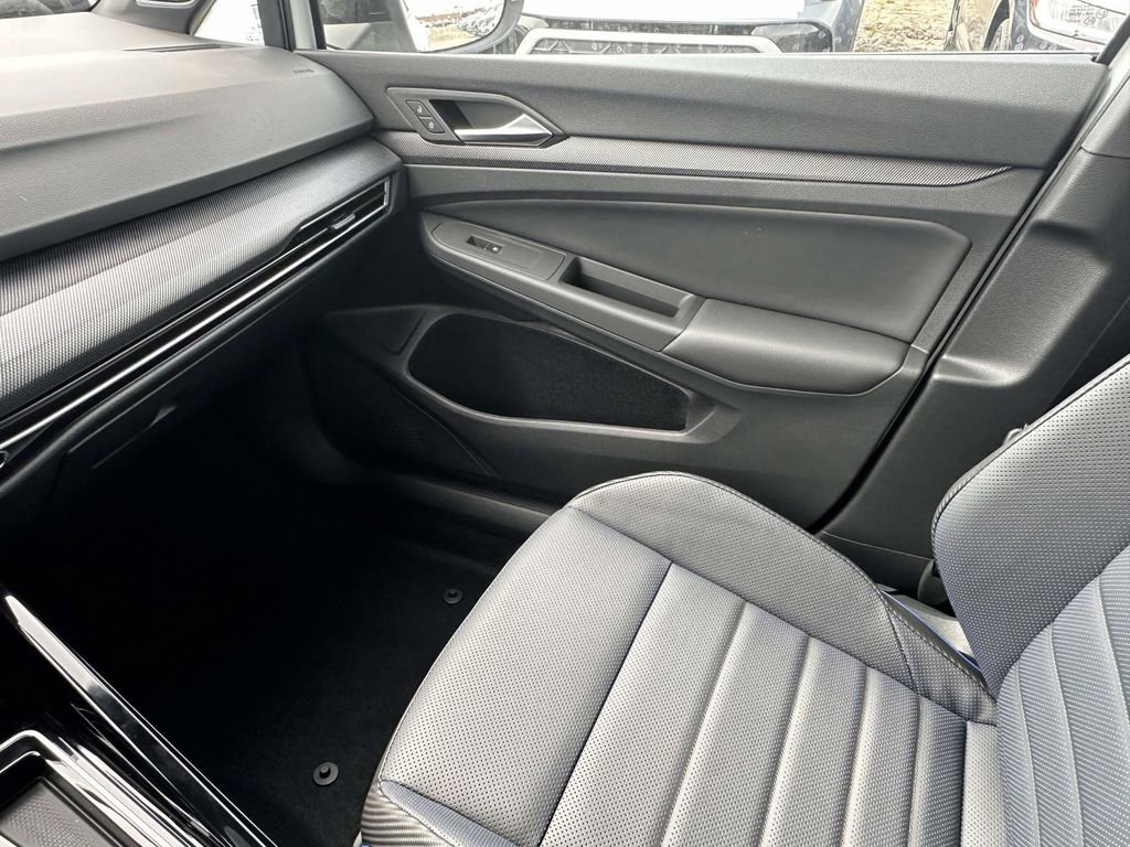 New 2026 Volkswagen Golf image 27