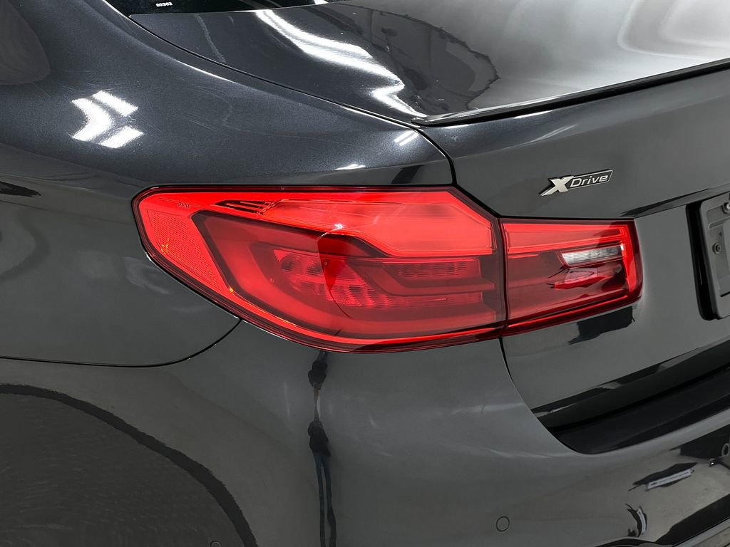 Used 2019 BMW M550i xDrive image 36