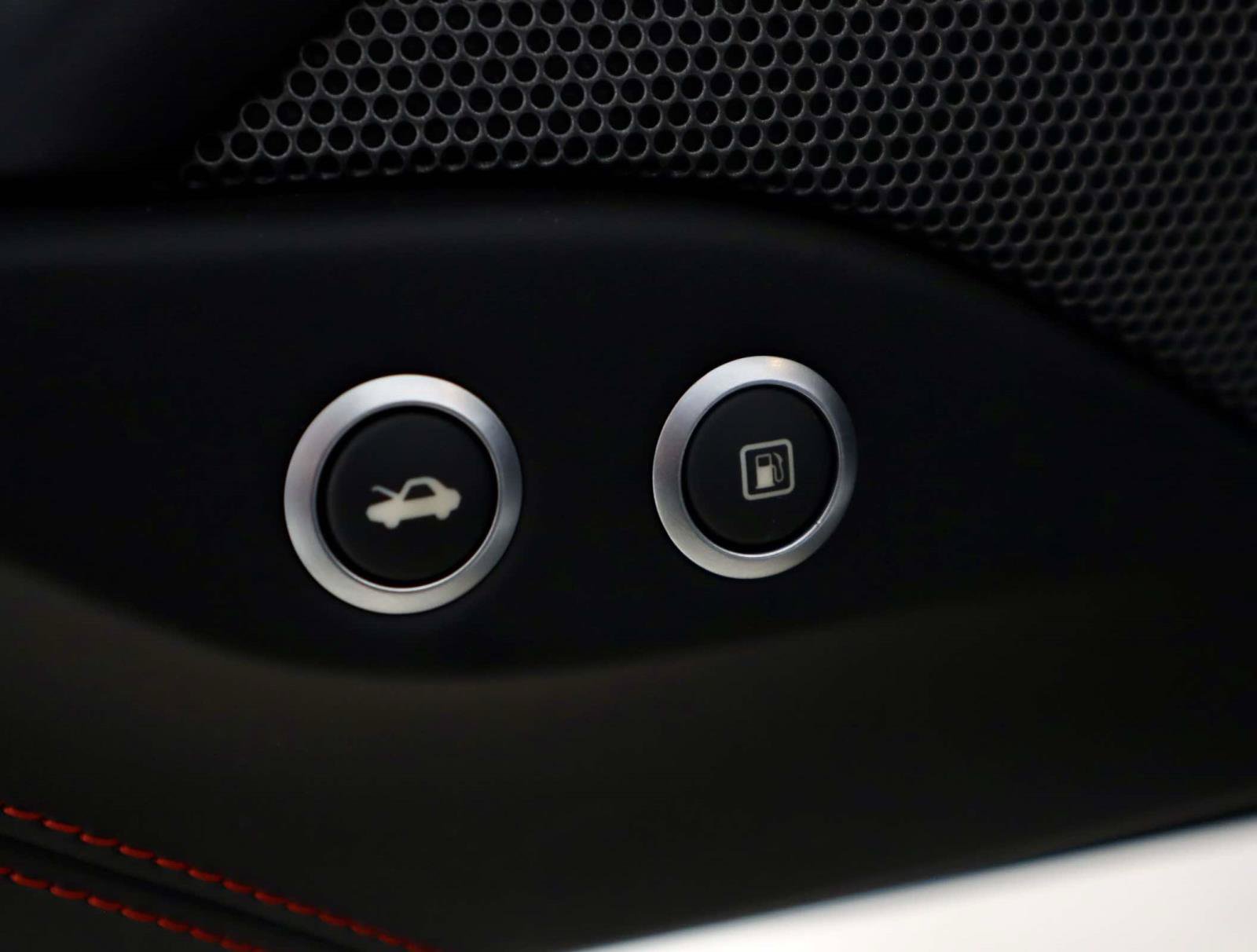 Used 2019 Ferrari 488 Spider RWD image 20
