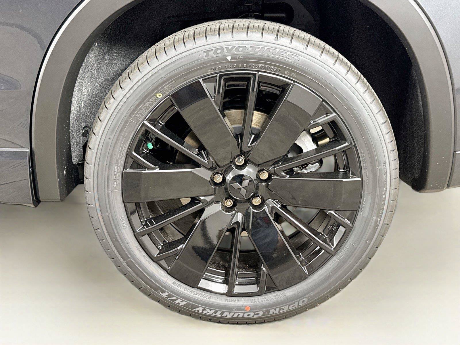 New 2026 Mitsubishi Outlander SEL FWD image 37