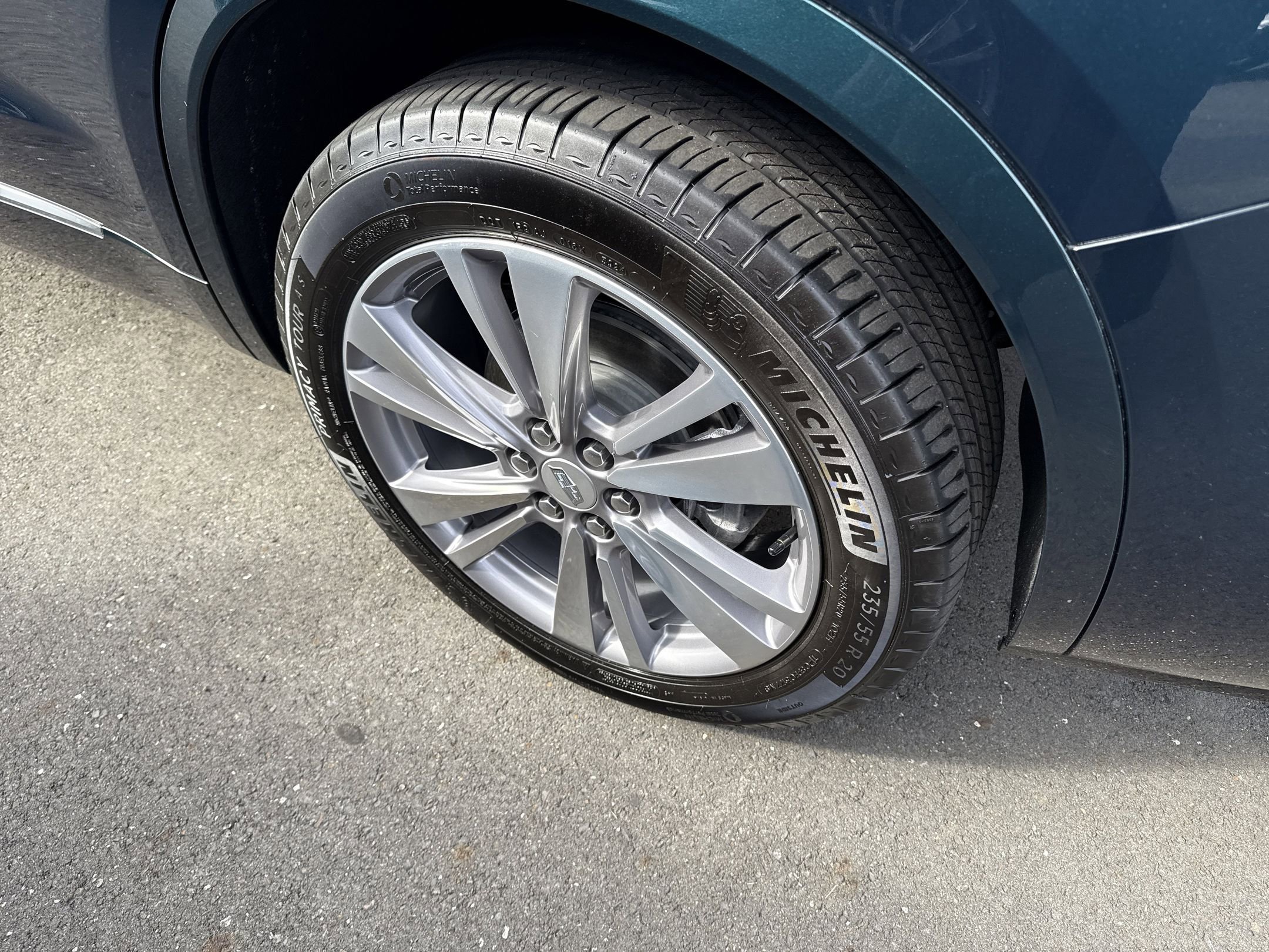 Certified 2025 Cadillac XT6 Premium Luxury FWD image 14