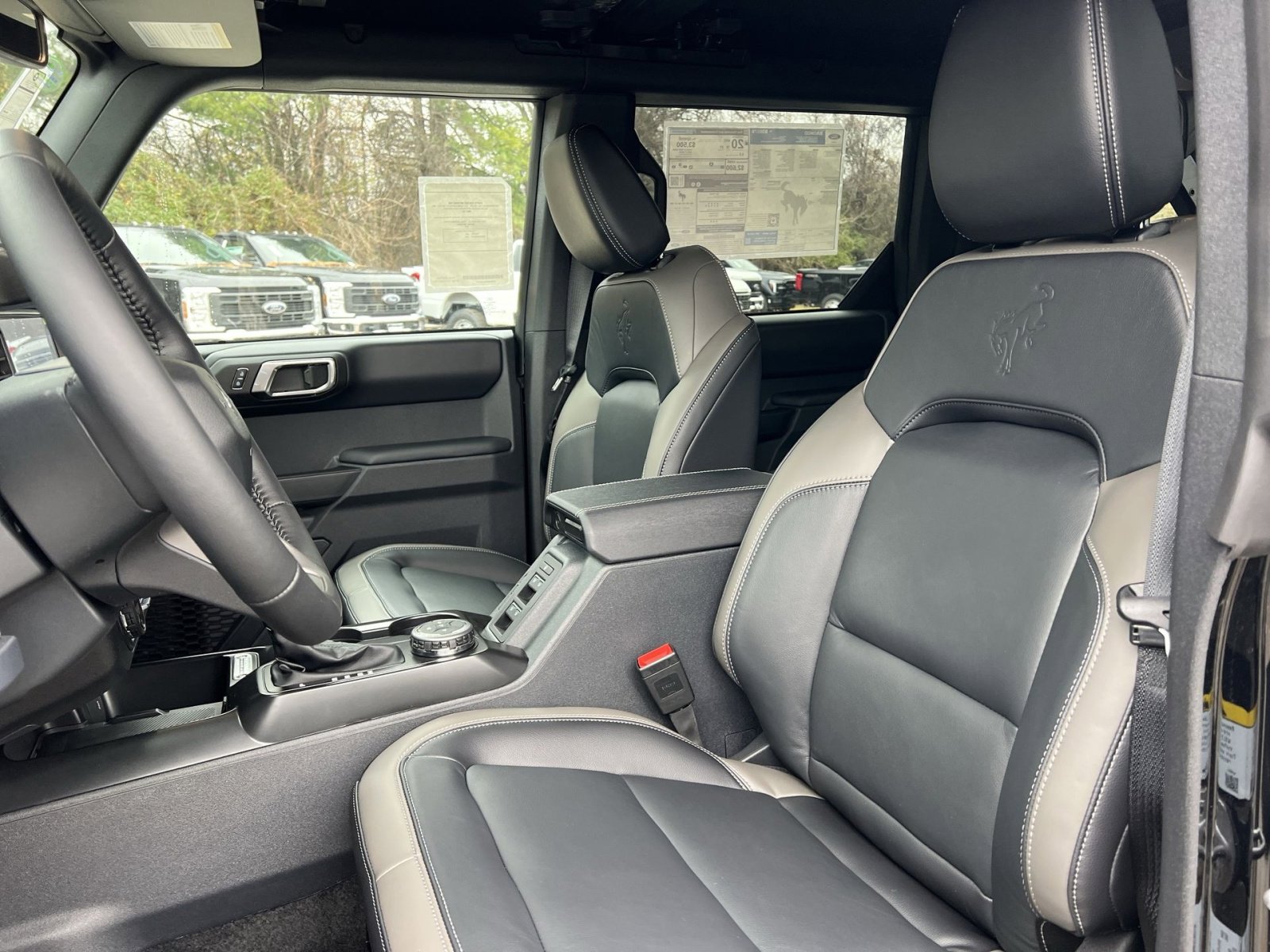 New 2025 Ford Bronco Outer Banks image 13