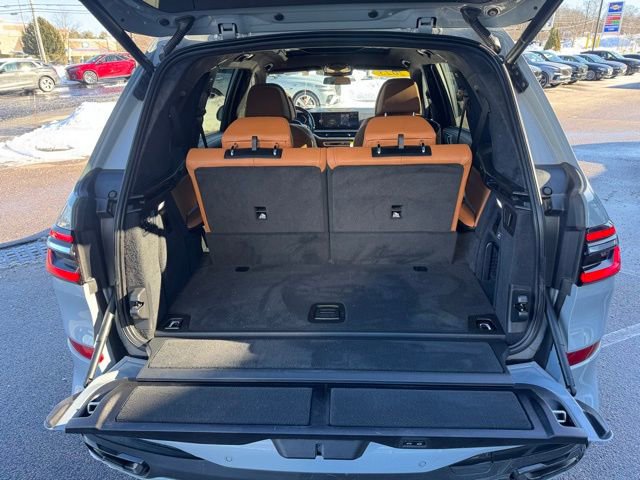 Used 2023 BMW X7 xDrive40i w/ M Sport Package image 9