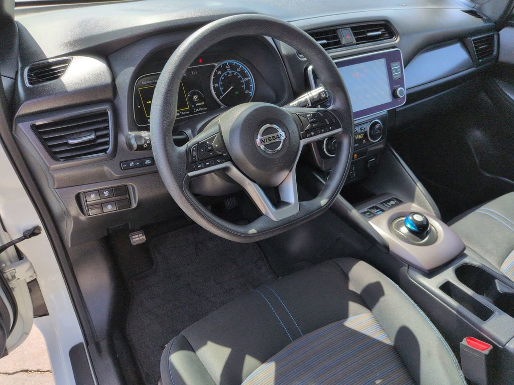 Used 2020 Nissan Leaf S image 2