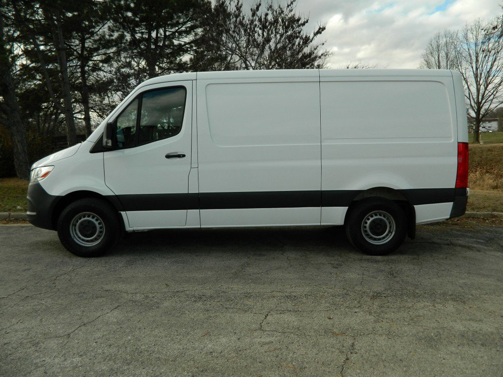 Used 2022 Mercedes-Benz Sprinter 1500 image 4