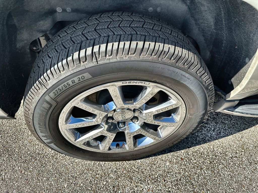 Used 2015 GMC Yukon XL Denali w/ Touring Package RWD image 7