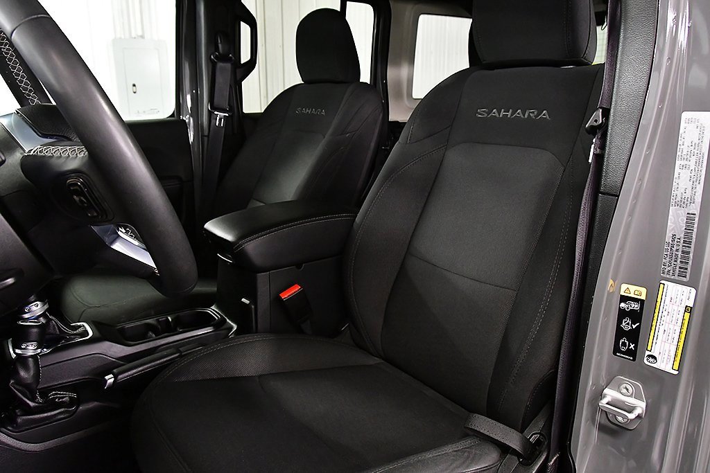 Used 2023 Jeep Wrangler Sahara image 25
