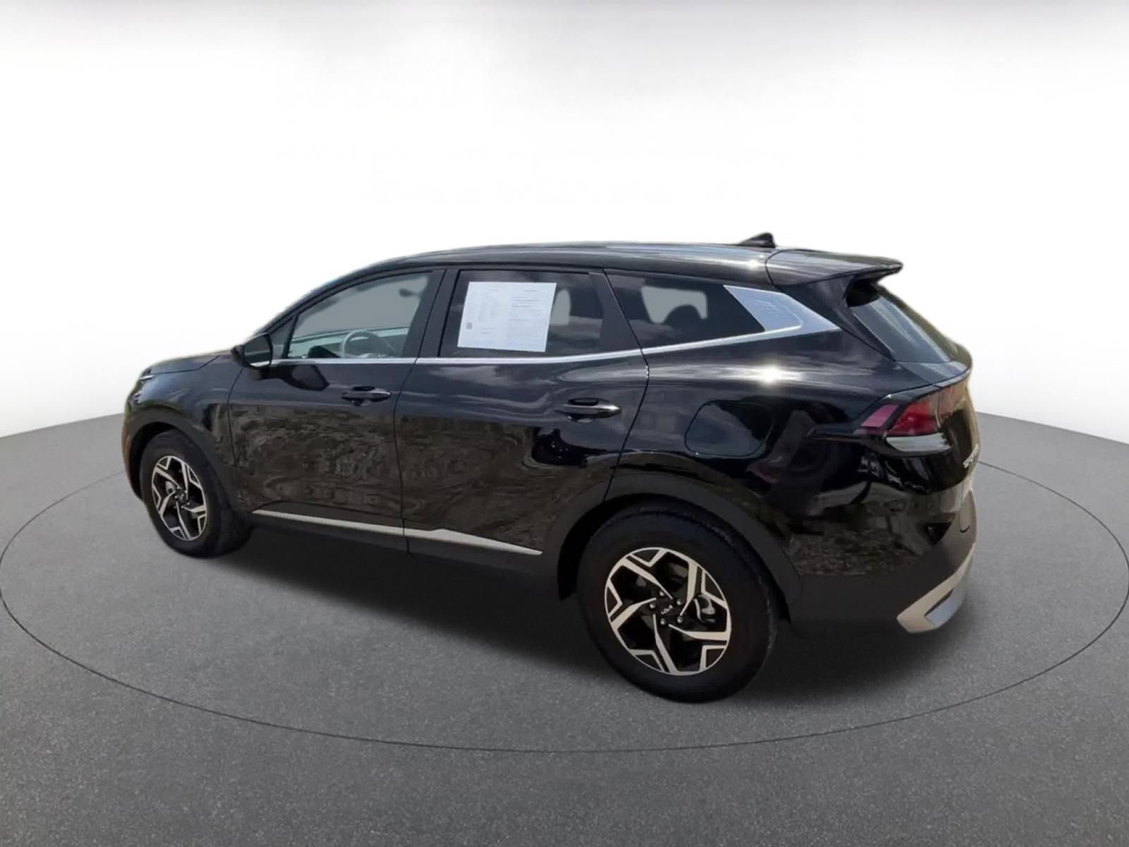 Used 2025 Kia Sportage LX image 11