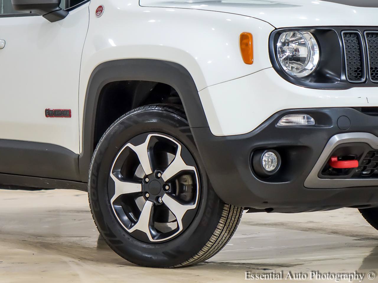 Used 2019 Jeep Renegade Trailhawk w/ Cold Weather Group II AWD/4WD image 3