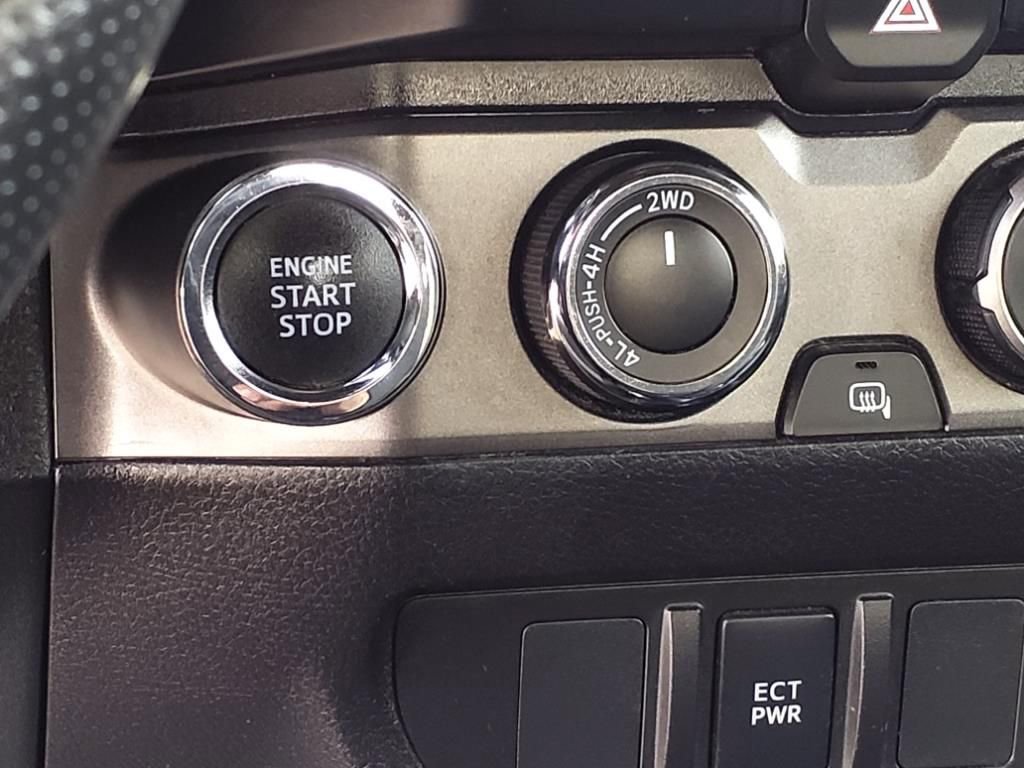 Used 2022 Toyota Tacoma TRD Off-Road image 26