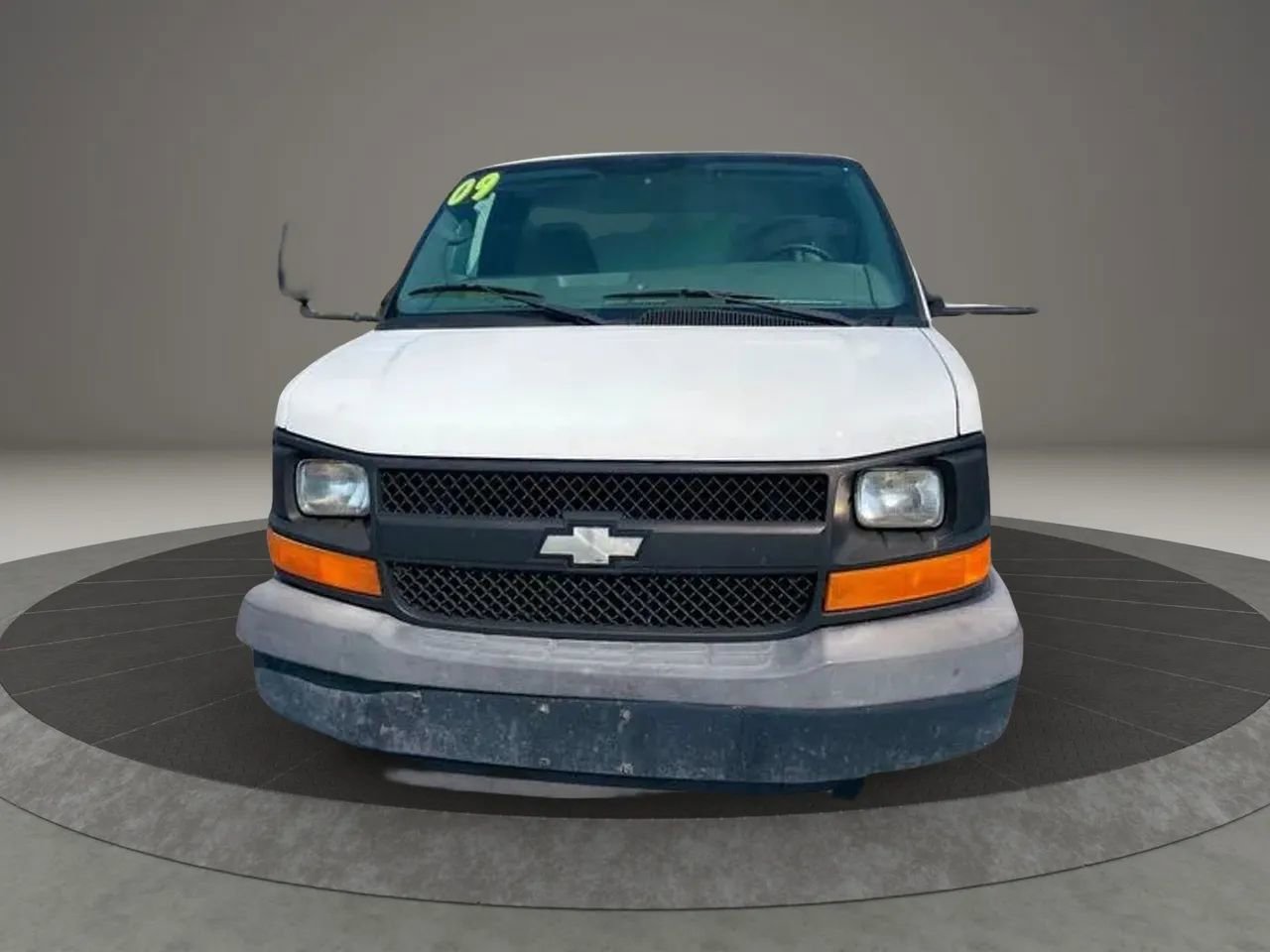 Used 2009 Chevrolet Express 3500 image 2