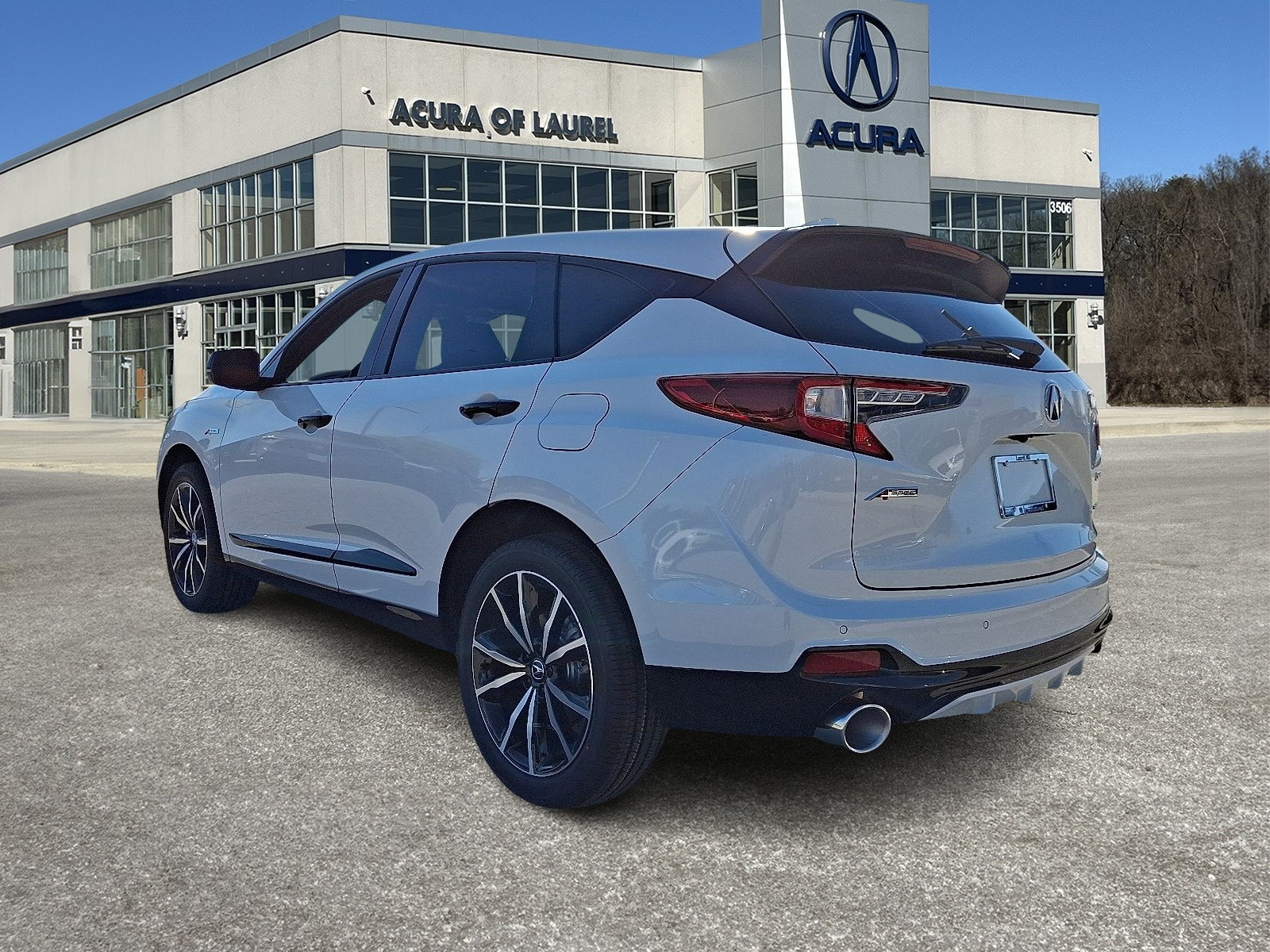 New 2026 Acura RDX w/ Advance Package AWD/4WD image 3