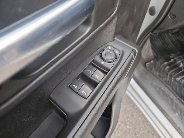 Used 2020 Chevrolet Silverado 1500 Custom w/ Custom Value Package image 10